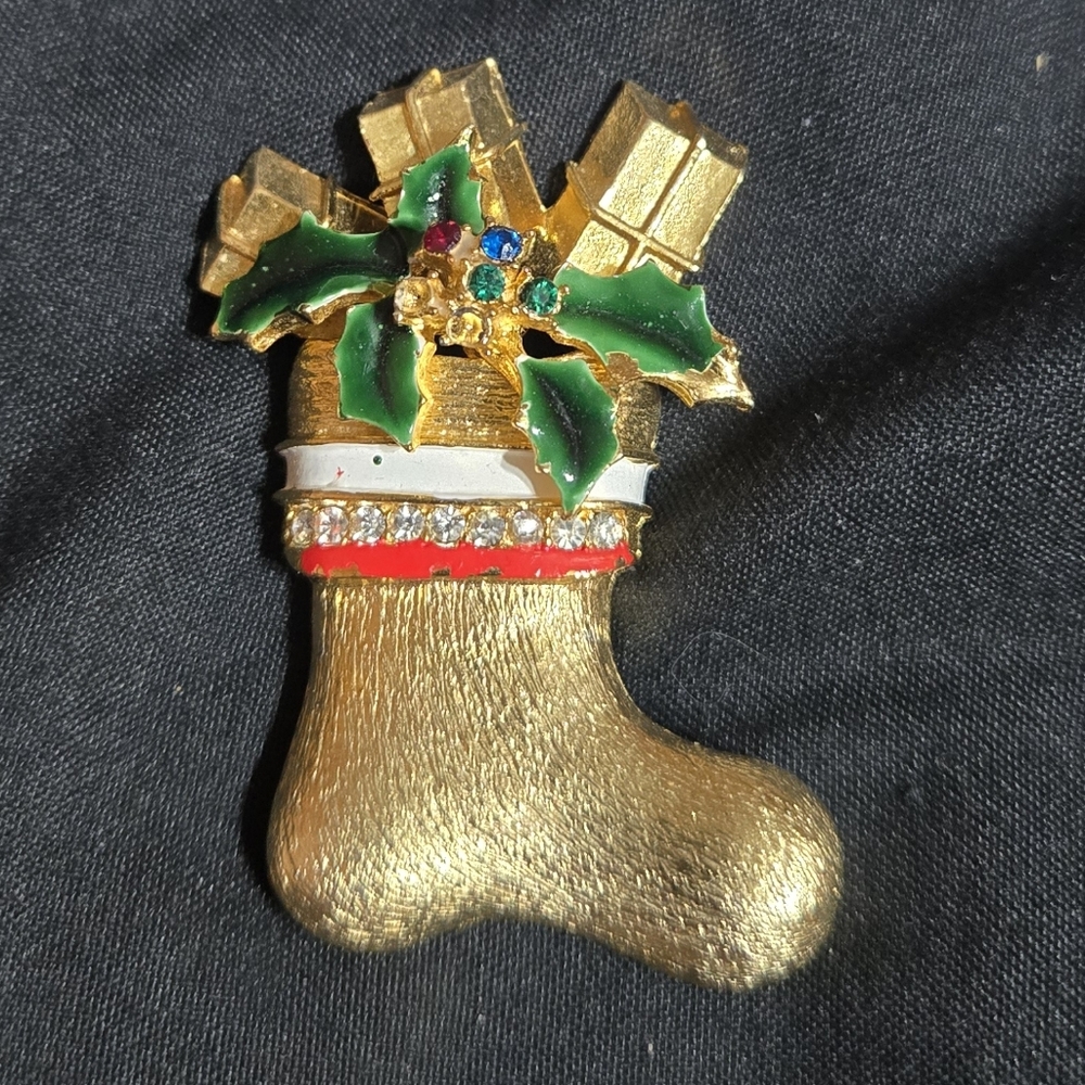 DIY Project- Christmas Stocking Brooch